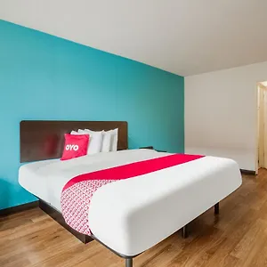 Oyo St. Louis Lambert Airport Hotel
