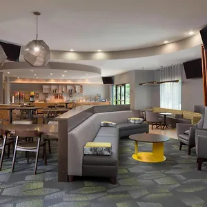 Springhill St. Louis Airport/earth Hotel